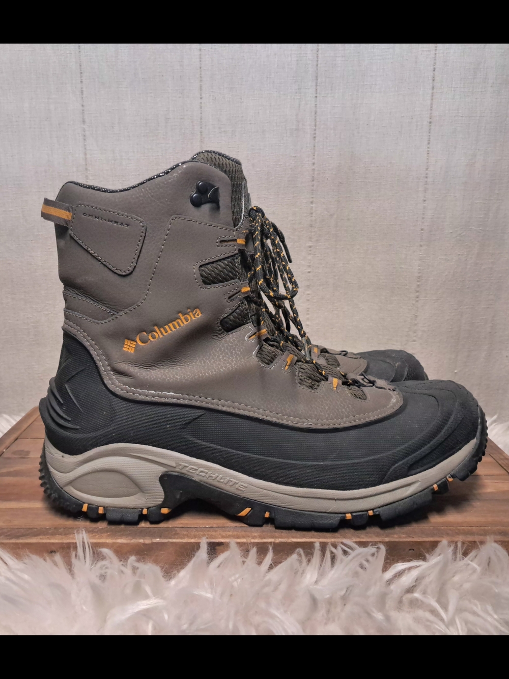 Columbia Men's Gray and Black Waterproof Hiking Boots